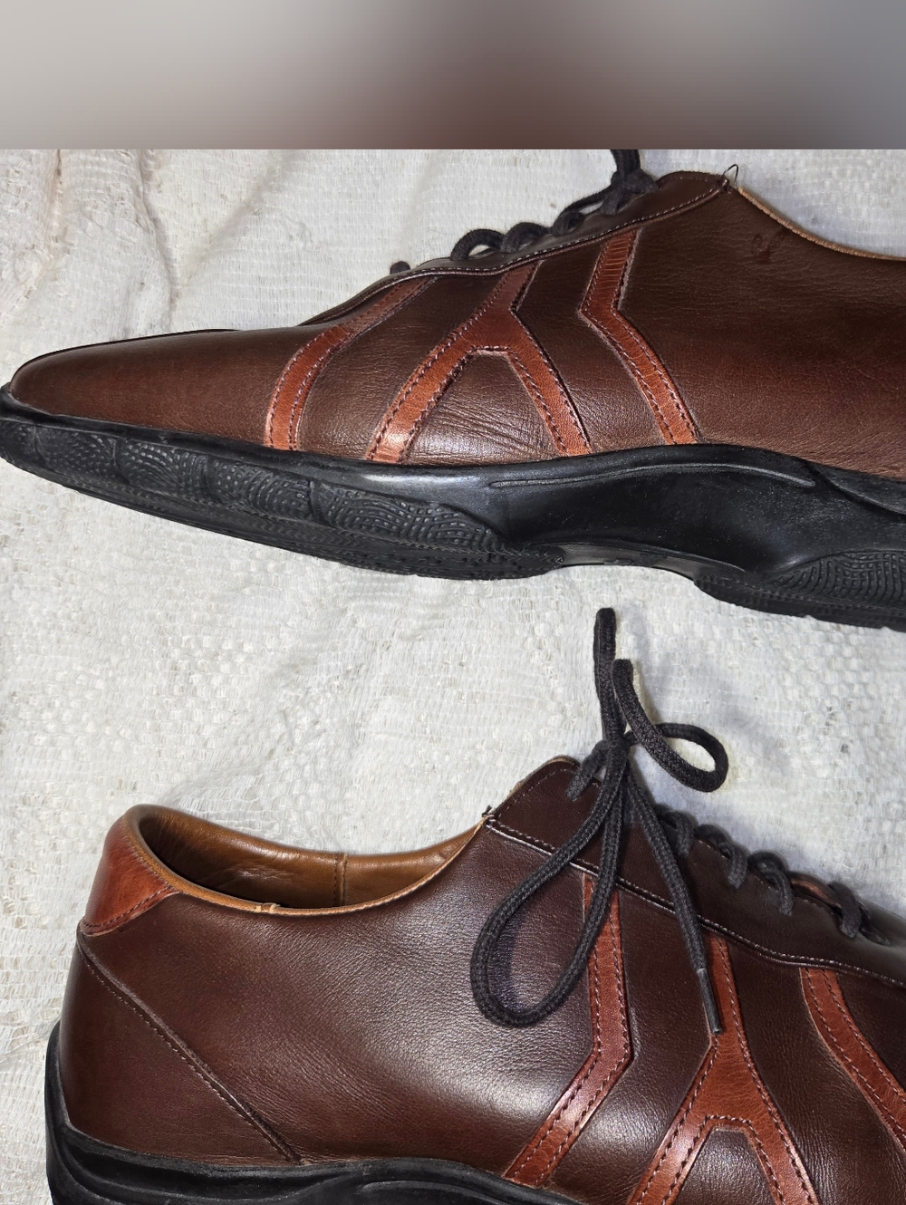 Allen Edmonds Men's Traveler Brown Leather Lace-up Shoes - Picture 4 of 14